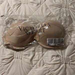 Victoria Secret PINK WEAR EVERYWHERE T-SHIRT LIGHTLY LINED BRA